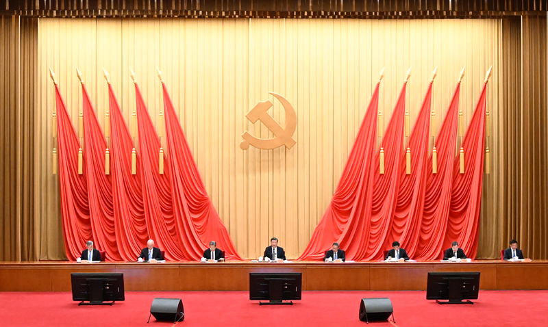 4月3日，學(xué)習(xí)貫徹習(xí)近平新時代中國特色社會主義思想主題教育工作會議在北京召開。中共中央總書記、國家主席、中央軍委主席習(xí)近平出席會議并發(fā)表重要講話。李強、趙樂際、王滬寧、蔡奇、丁薛祥、李希、韓正出席會議。